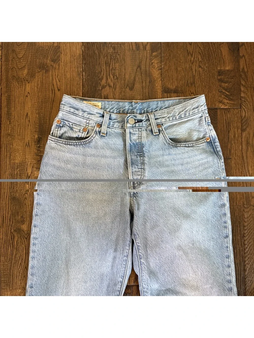 Levi’s 501 Women’s Jeans 26x29 90s Fit Light Wash Raw Hem Button Fly EUC Denim